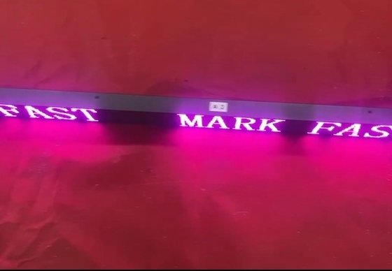 Kundengebundenes P4RGB LED, das Entwurf des Zeichen-7M Length With Linkable und dünnen Fall in einer Liste verzeichnet