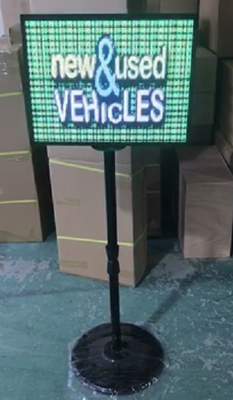 P5 kundengebundenes Fahnen-Brett SDK-LED-Anzeigen-SMD2121 LED mit Stand
