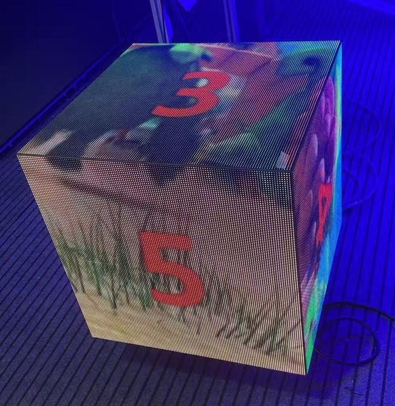 Customized SDK LED Display with 320*160mm Module Size 360W/m² Power Consumption and 422,735pixels/sqm Pixel Density