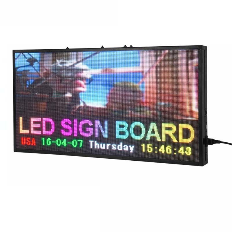 Farbenreiches in einer Liste verzeichnendes LED-Text-Innenzeichen zeigen 96*384cm mit justierbarer Helligkeit an