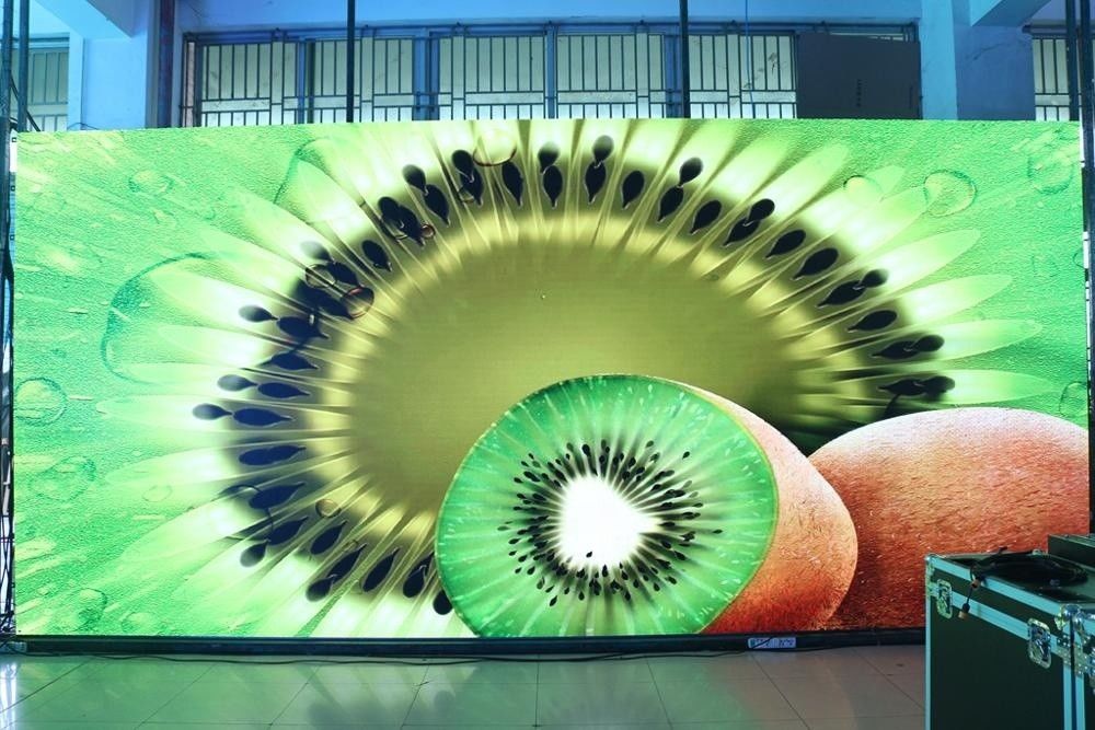Farbenreicher Innenmiet-LED Schirm 128x128 P3.91 punktiert CER Stadium geführte Wand
